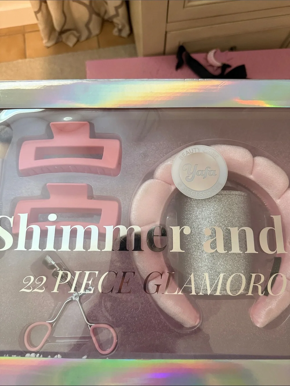 NIB Yafa Shimmer and Shine Beauty 22-Piece Bling Makeup Brush and Accessory Set